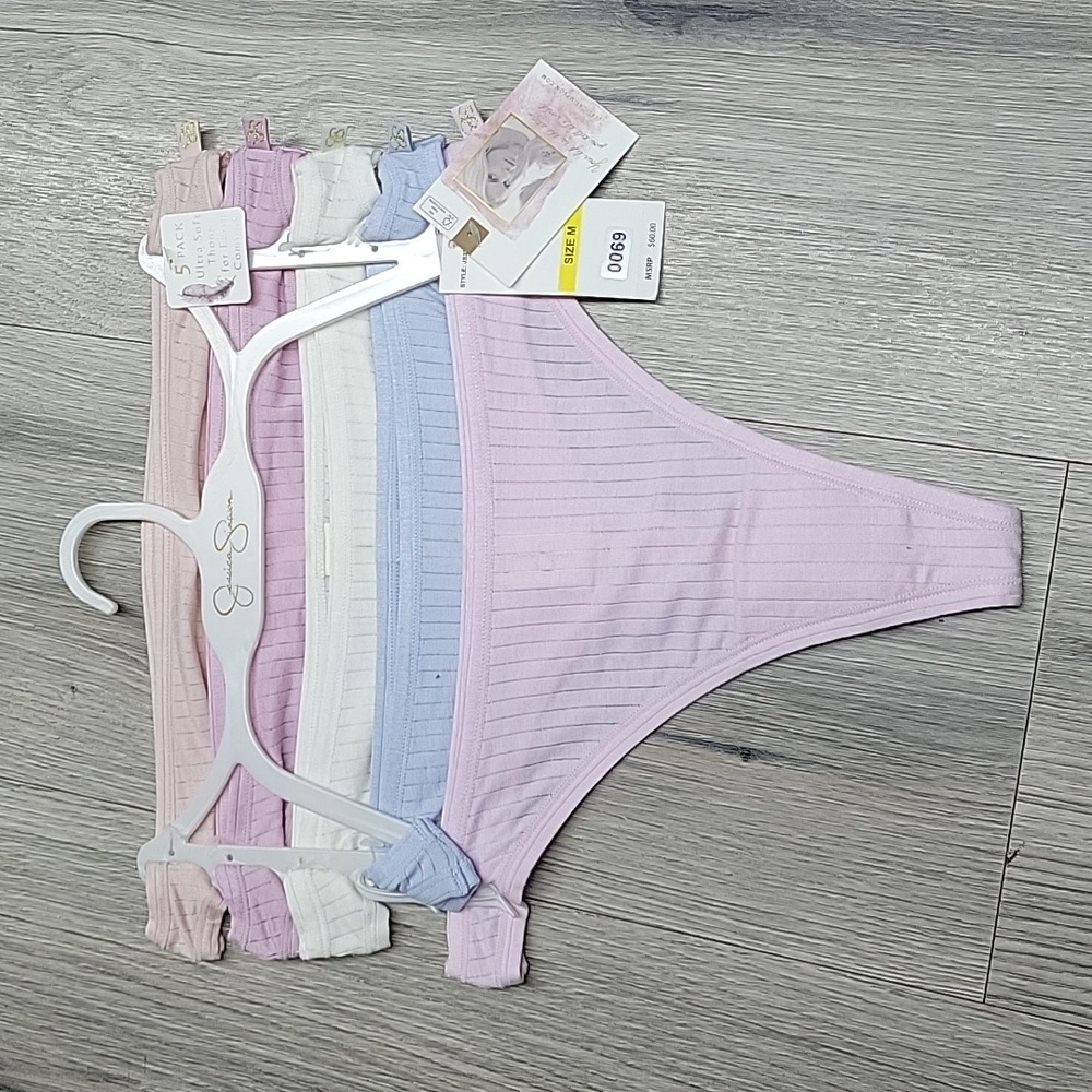 JESSICA SIMPSON THONGS.